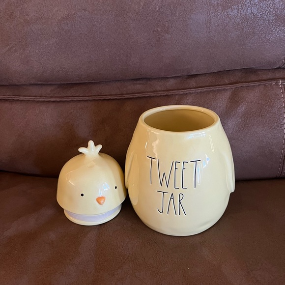 Rae Dunn Easter Chick Canister NEW Tweet Jar Easter Spring Adorable! Large Jar - Picture 5 of 5